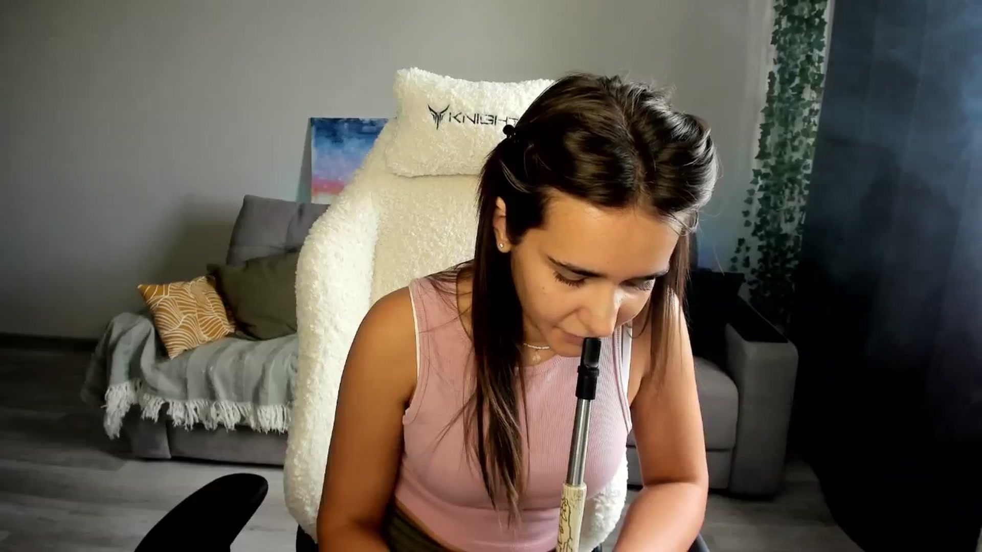 Gallery image thumbnail from Ellies_Smile's myfreecams stream on, 08/10/2024, 10:07 image 10 of 20