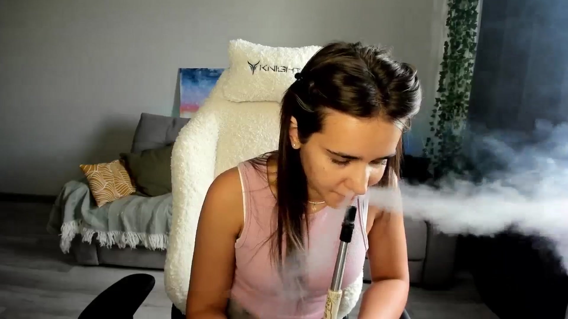 Gallery image thumbnail from Ellies_Smile's myfreecams stream on, 08/10/2024, 10:07 image 9 of 20