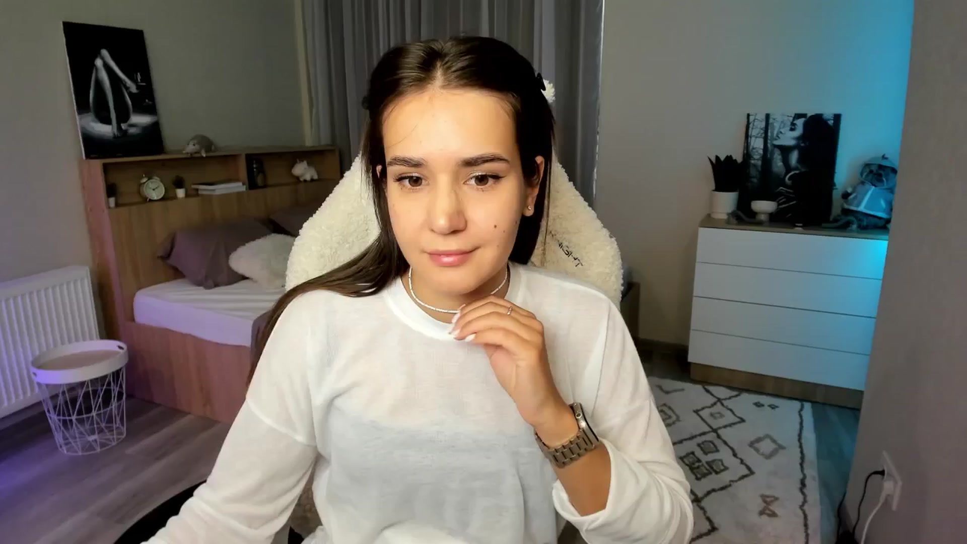 Gallery image thumbnail from Ellies_Smile's myfreecams stream on, 08/12/2024, 13:08 image 2 of 20