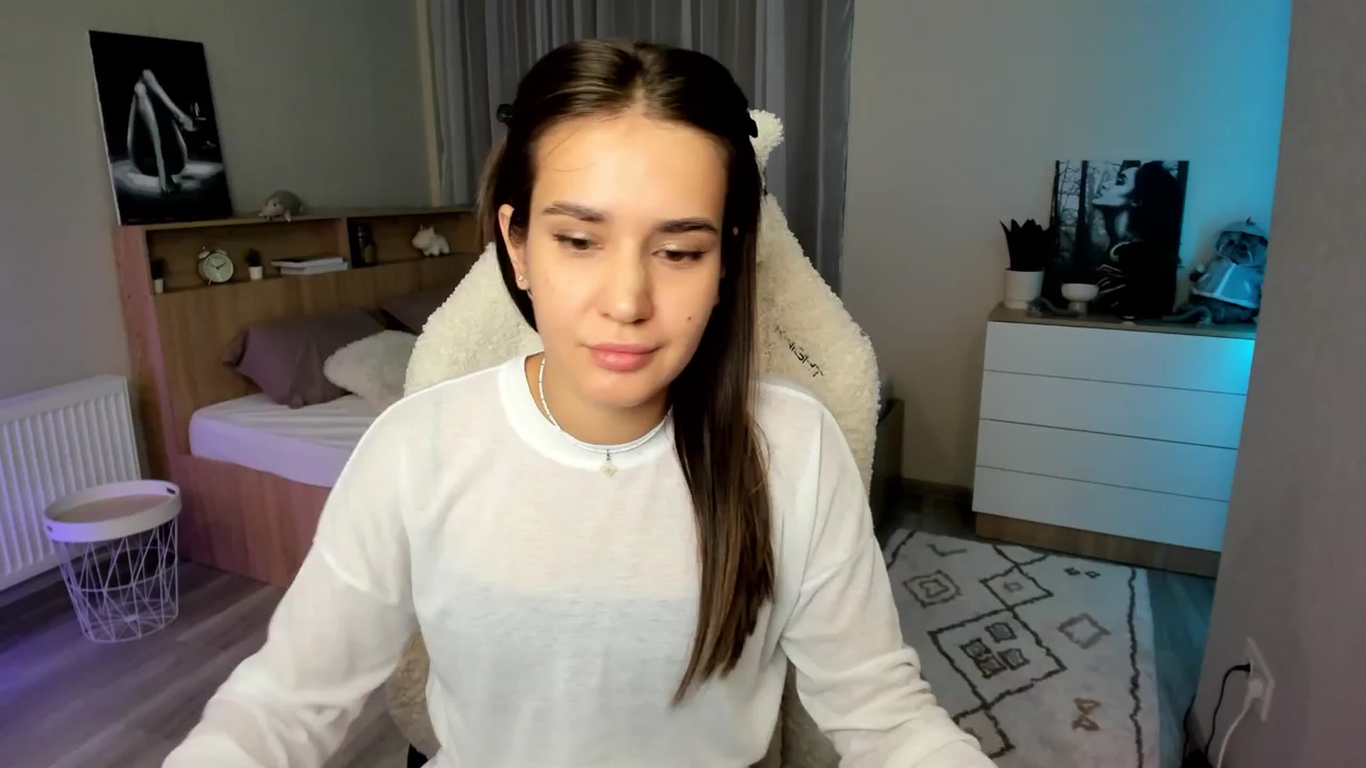 Gallery image thumbnail from Ellies_Smile's myfreecams stream on, 08/12/2024, 13:08 image 1 of 20