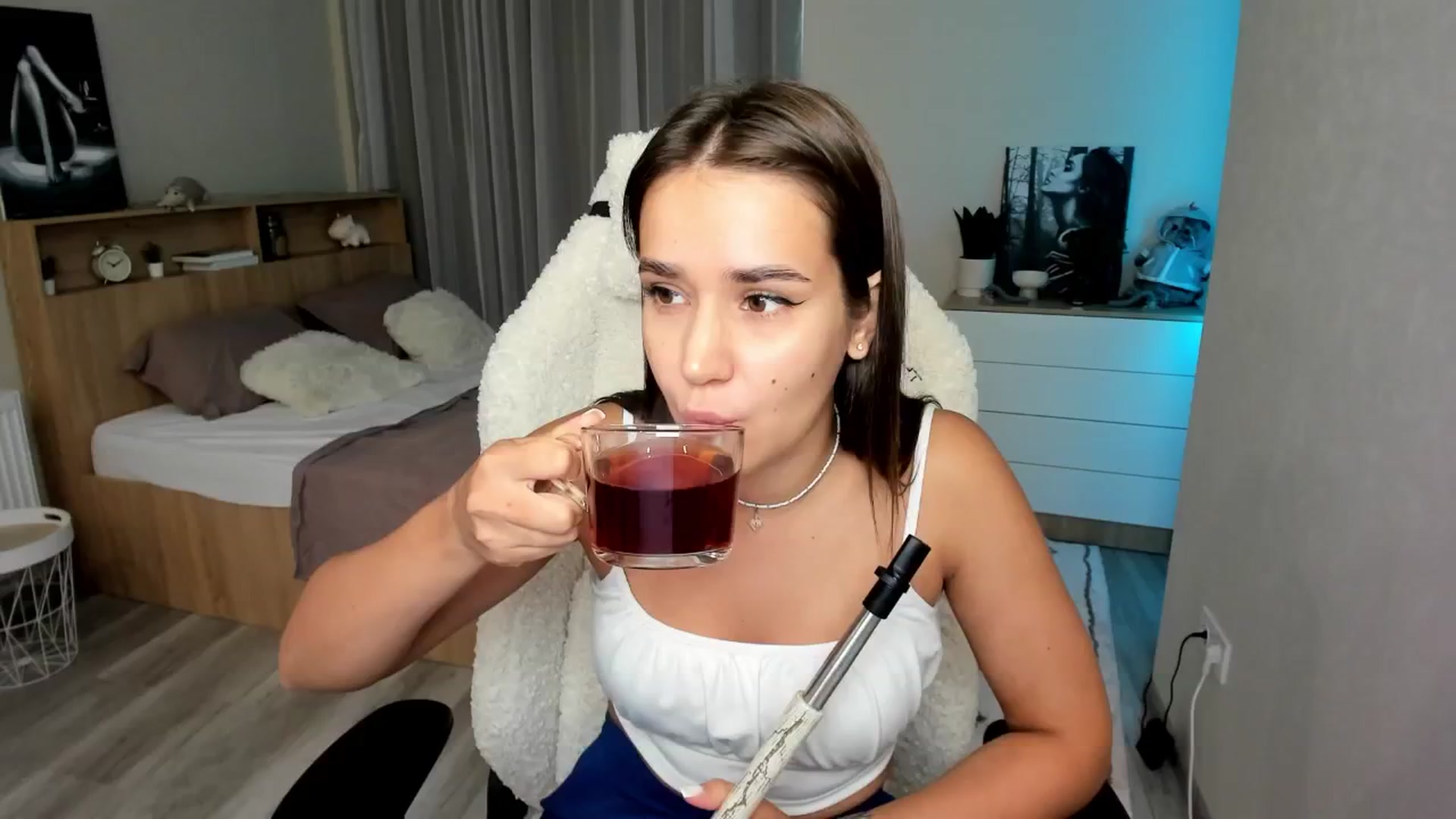 Gallery image thumbnail from Ellies_Smile's myfreecams stream on, 08/13/2024, 14:25 image 2 of 20