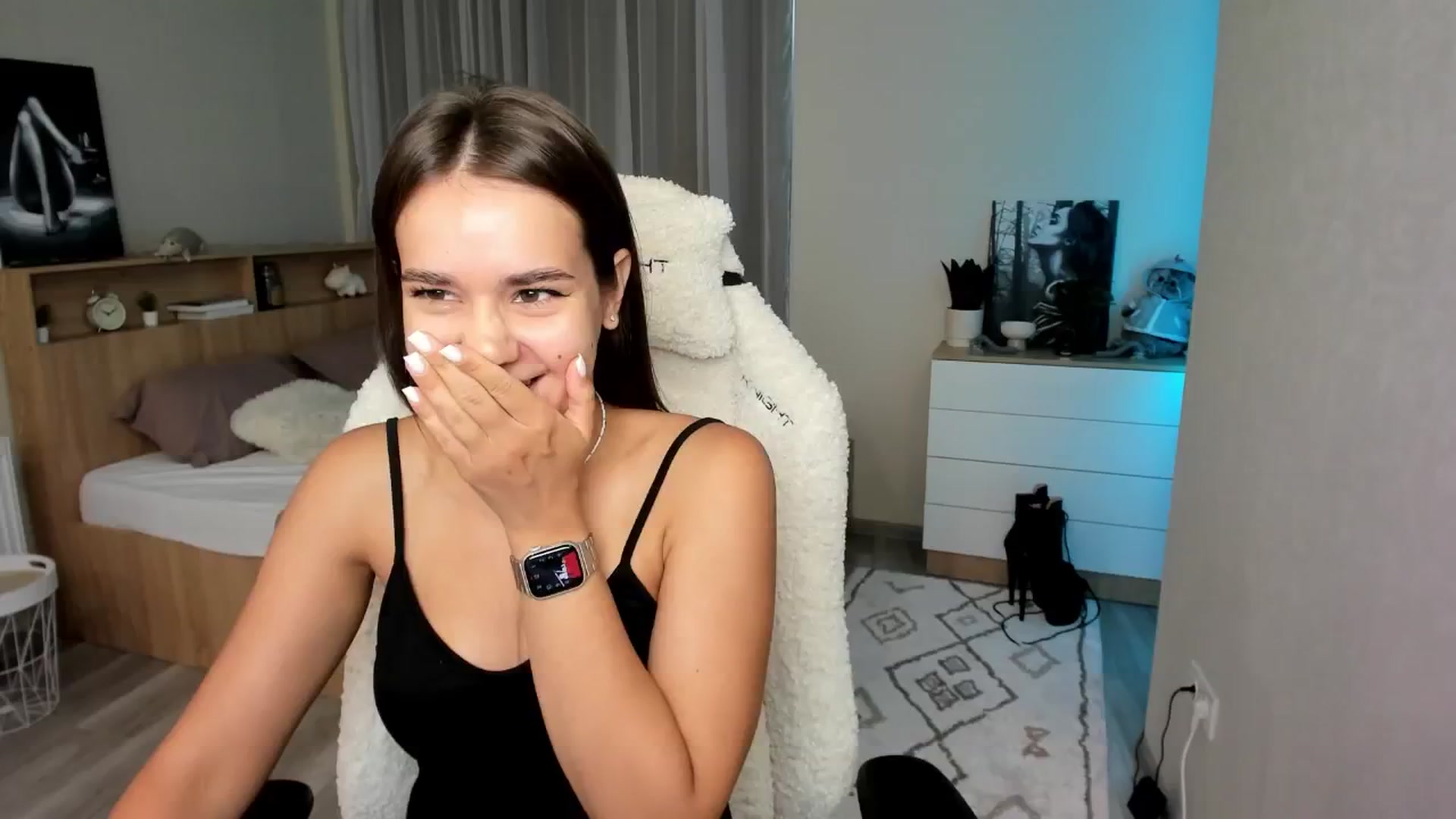 Gallery image thumbnail from Ellies_Smile's myfreecams stream on, 08/13/2024, 15:30 image 2 of 20