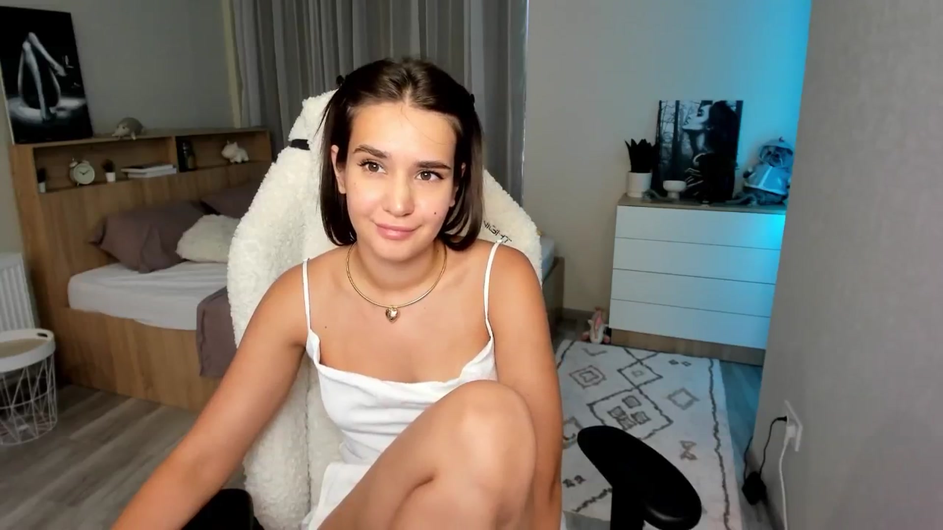 Gallery image thumbnail from Ellies_Smile's myfreecams stream on, 08/14/2024, 13:57 image 12 of 20