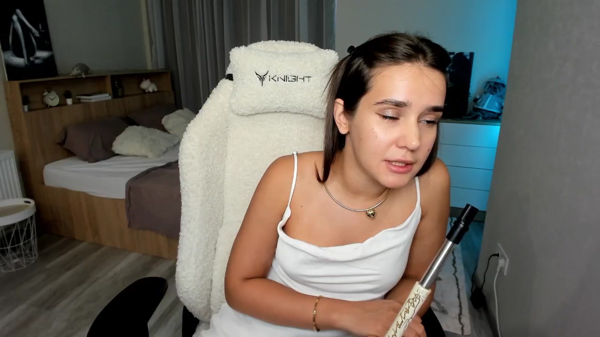 Gallery image thumbnail from Ellies_Smile's myfreecams stream on, 08/14/2024, 13:57 image 20 of 20