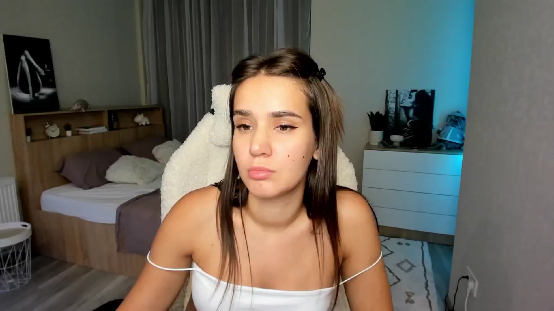 Gallery image thumbnail from Ellies_Smile's myfreecams stream on, 08/15/2024, 17:01 image 4 of 20