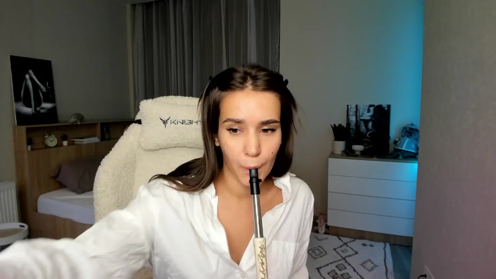 Gallery image thumbnail from Ellies_Smile's myfreecams stream on, 08/15/2024, 18:31 image 17 of 20