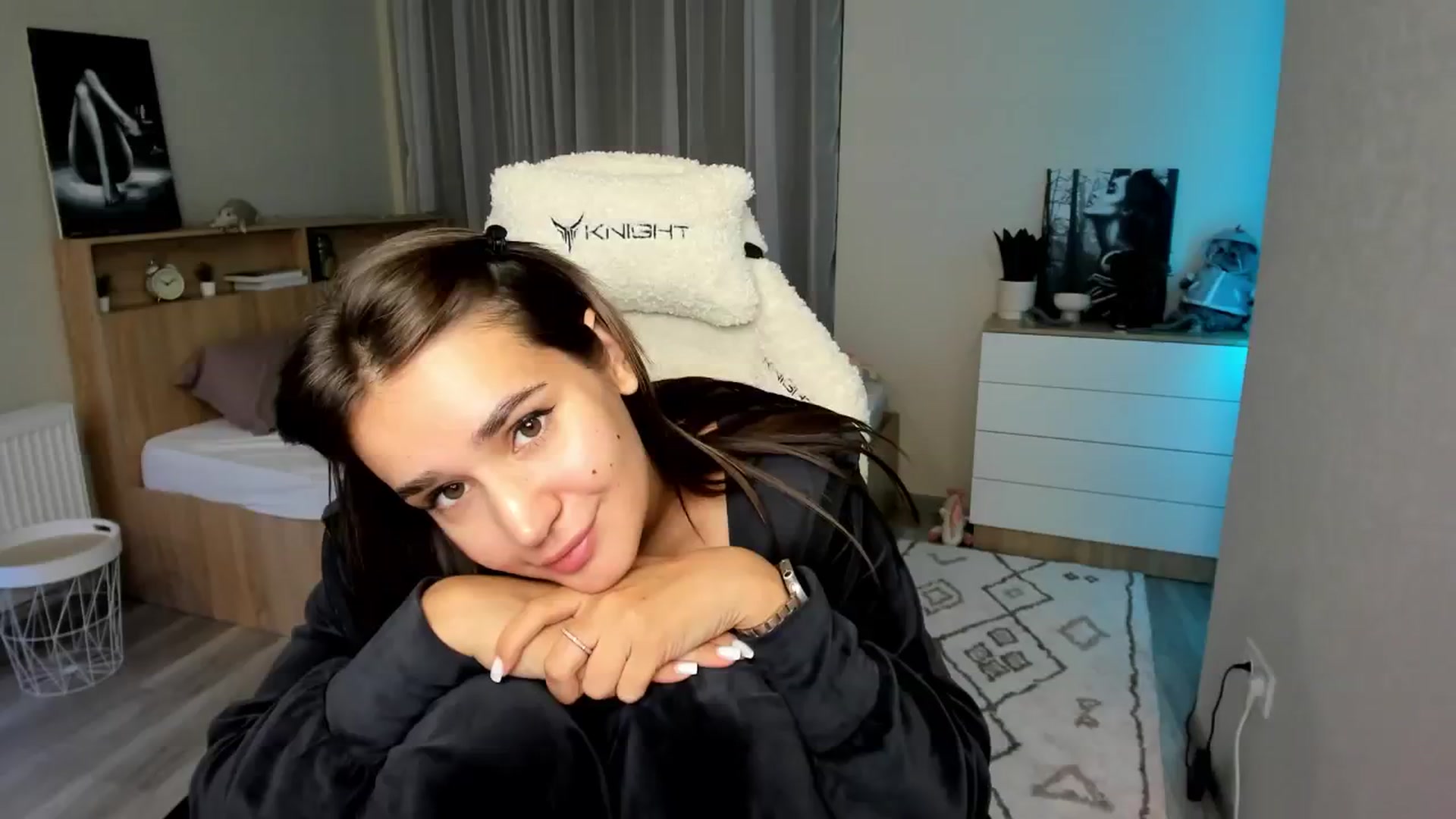 Gallery image thumbnail from Ellies_Smile's myfreecams stream on, 08/15/2024, 19:09 image 20 of 20