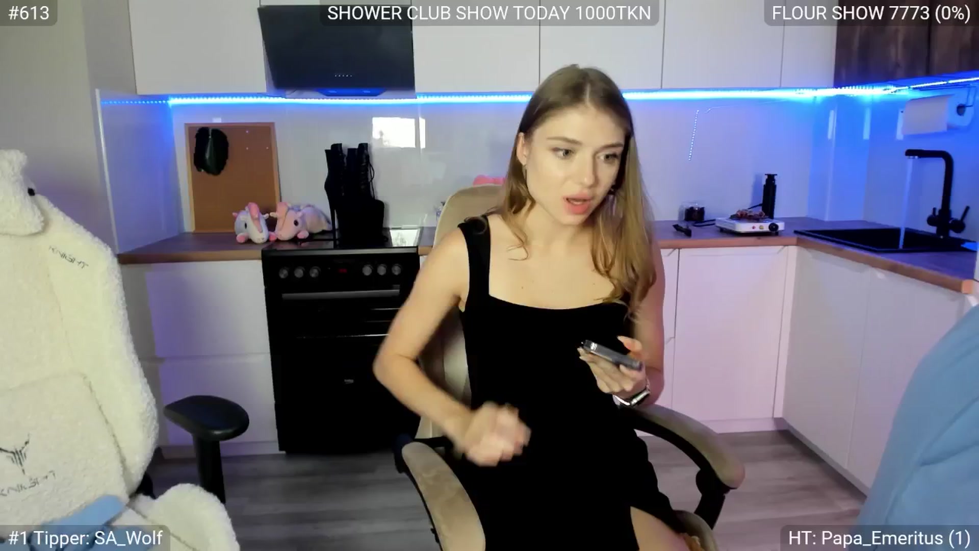 Gallery image thumbnail from Ellies_Smile's myfreecams stream on, 08/16/2024, 17:40 image 7 of 20