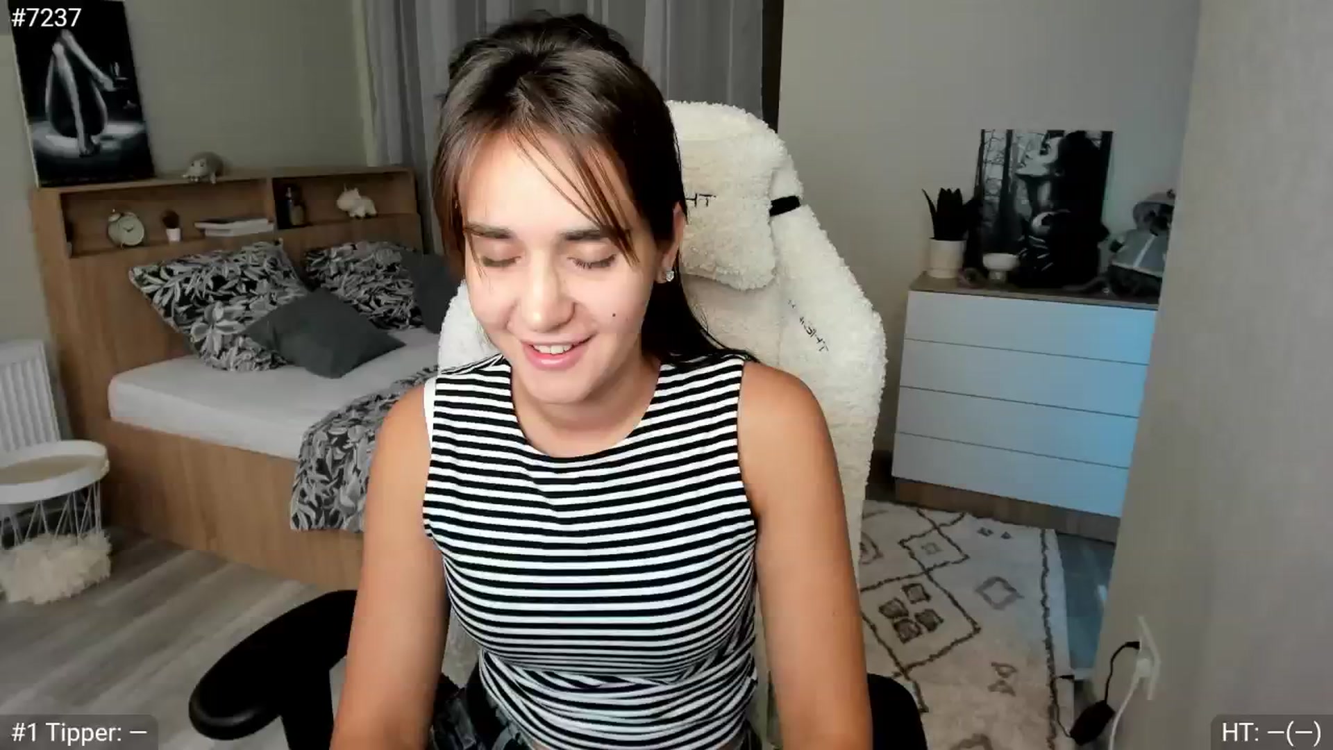 Gallery image thumbnail from Ellies_Smile's myfreecams stream on, 09/06/2024, 16:11 image 2 of 20