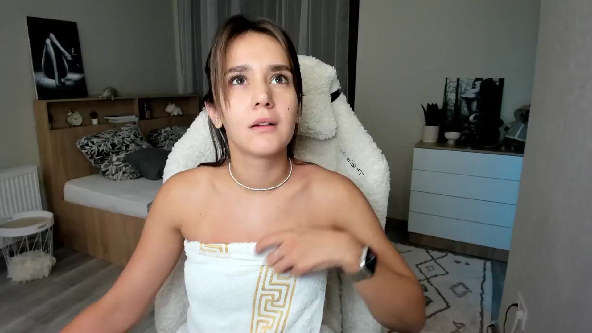 Gallery image thumbnail from Ellies_Smile's myfreecams stream on, 09/28/2024, 20:22 image 14 of 20
