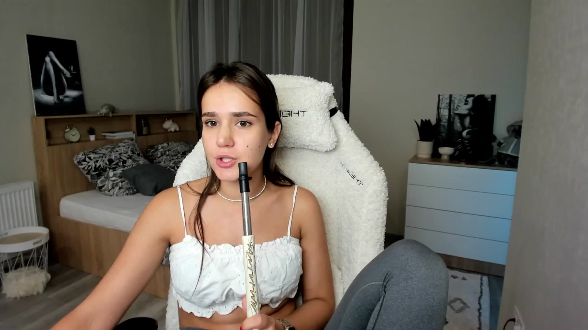 Gallery image thumbnail from Ellies_Smile's myfreecams stream on, 09/28/2024, 21:39 image 1 of 20