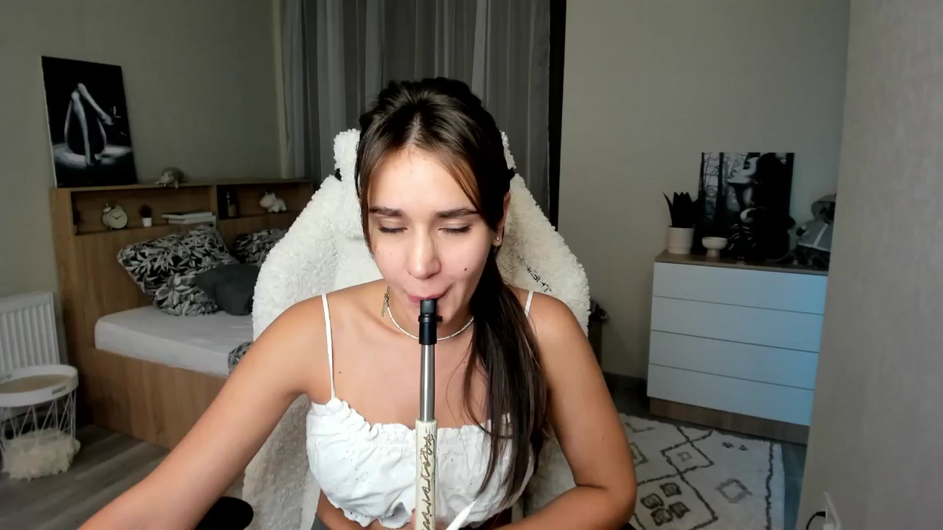 Gallery image thumbnail from Ellies_Smile's myfreecams stream on, 09/28/2024, 21:39 image 11 of 20