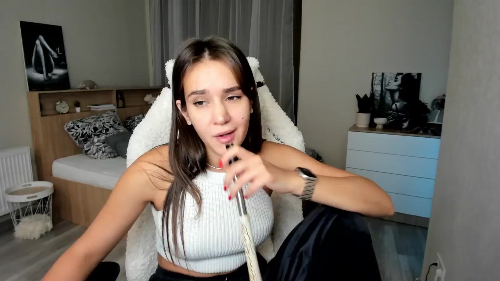 Gallery image thumbnail from Ellies_Smile's myfreecams stream on, 09/29/2024, 18:26 image 7 of 20