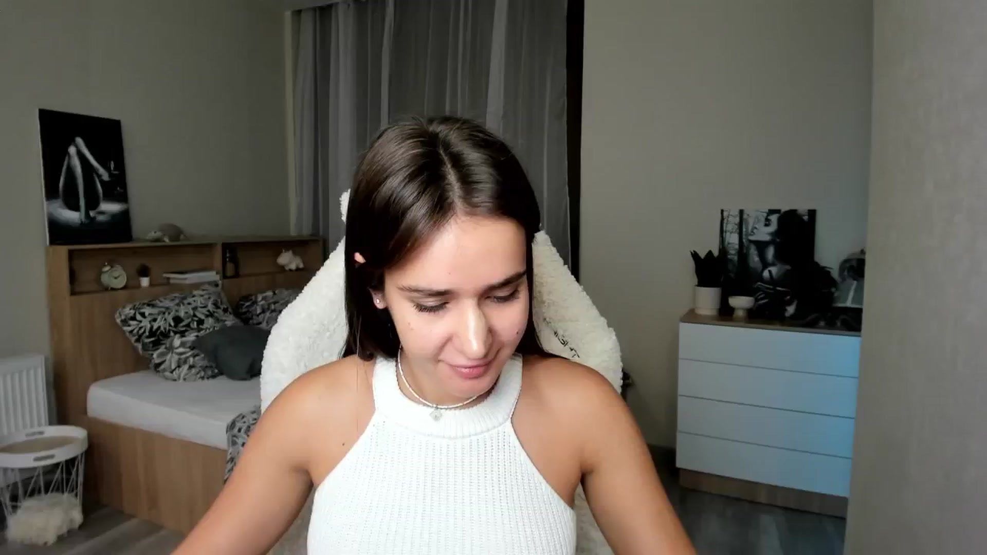 Gallery image thumbnail from Ellies_Smile's myfreecams stream on, 09/29/2024, 18:26 image 20 of 20
