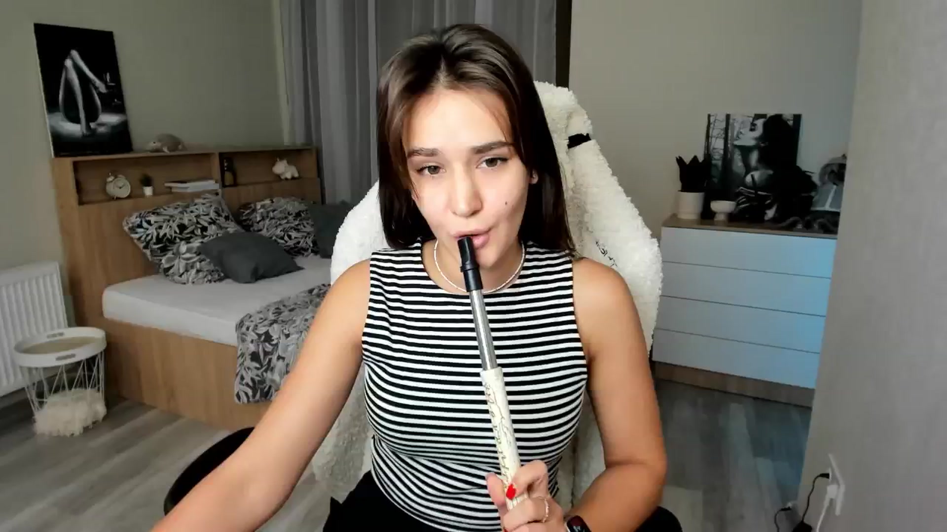 Gallery image thumbnail from Ellies_Smile's myfreecams stream on, 09/30/2024, 16:37 image 4 of 20