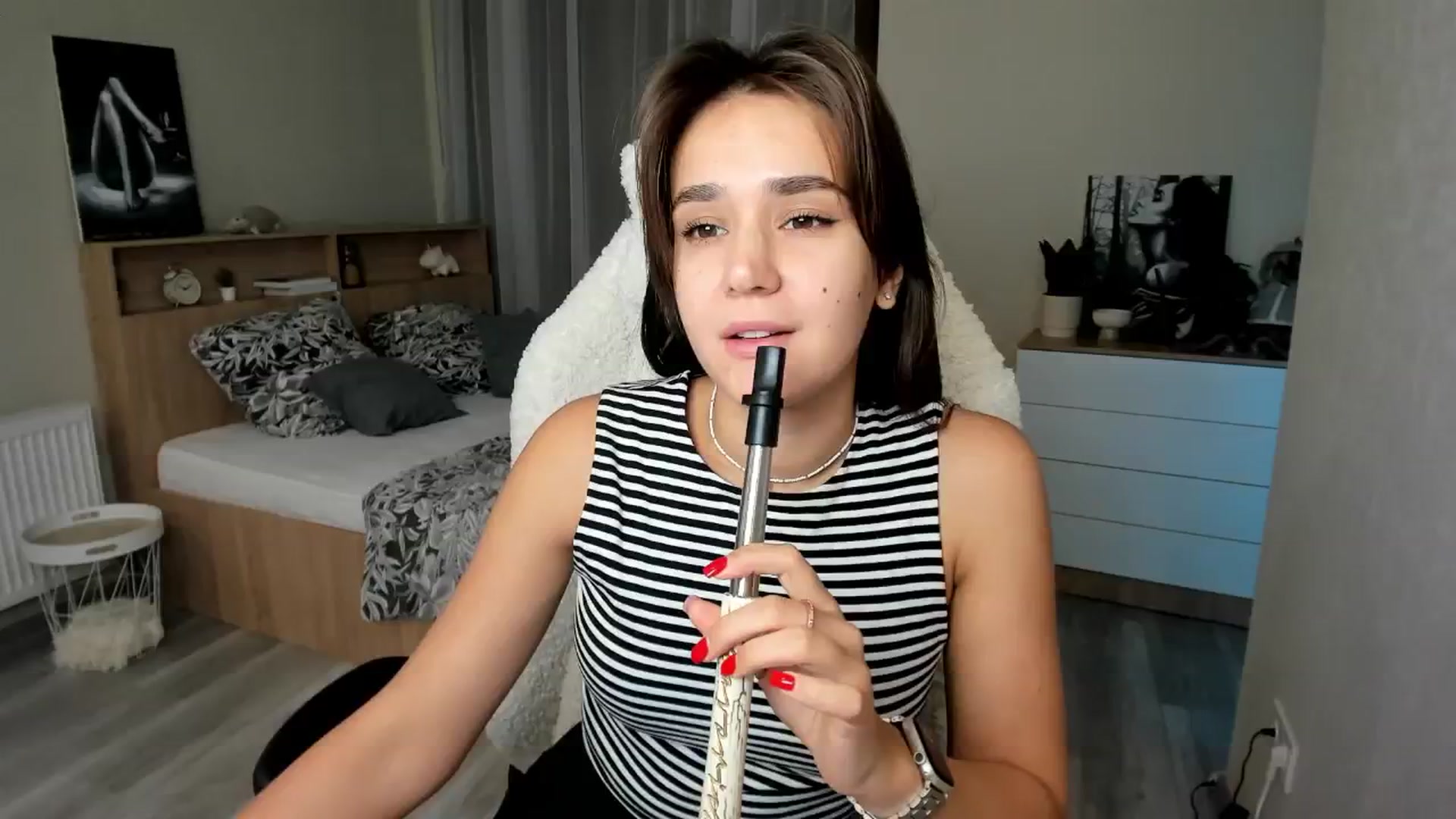 Gallery image thumbnail from Ellies_Smile's myfreecams stream on, 09/30/2024, 16:37 image 3 of 20