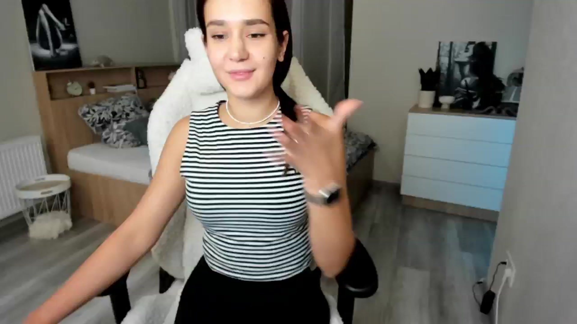 Gallery image thumbnail from Ellies_Smile's myfreecams stream on, 09/30/2024, 17:04 image 18 of 20