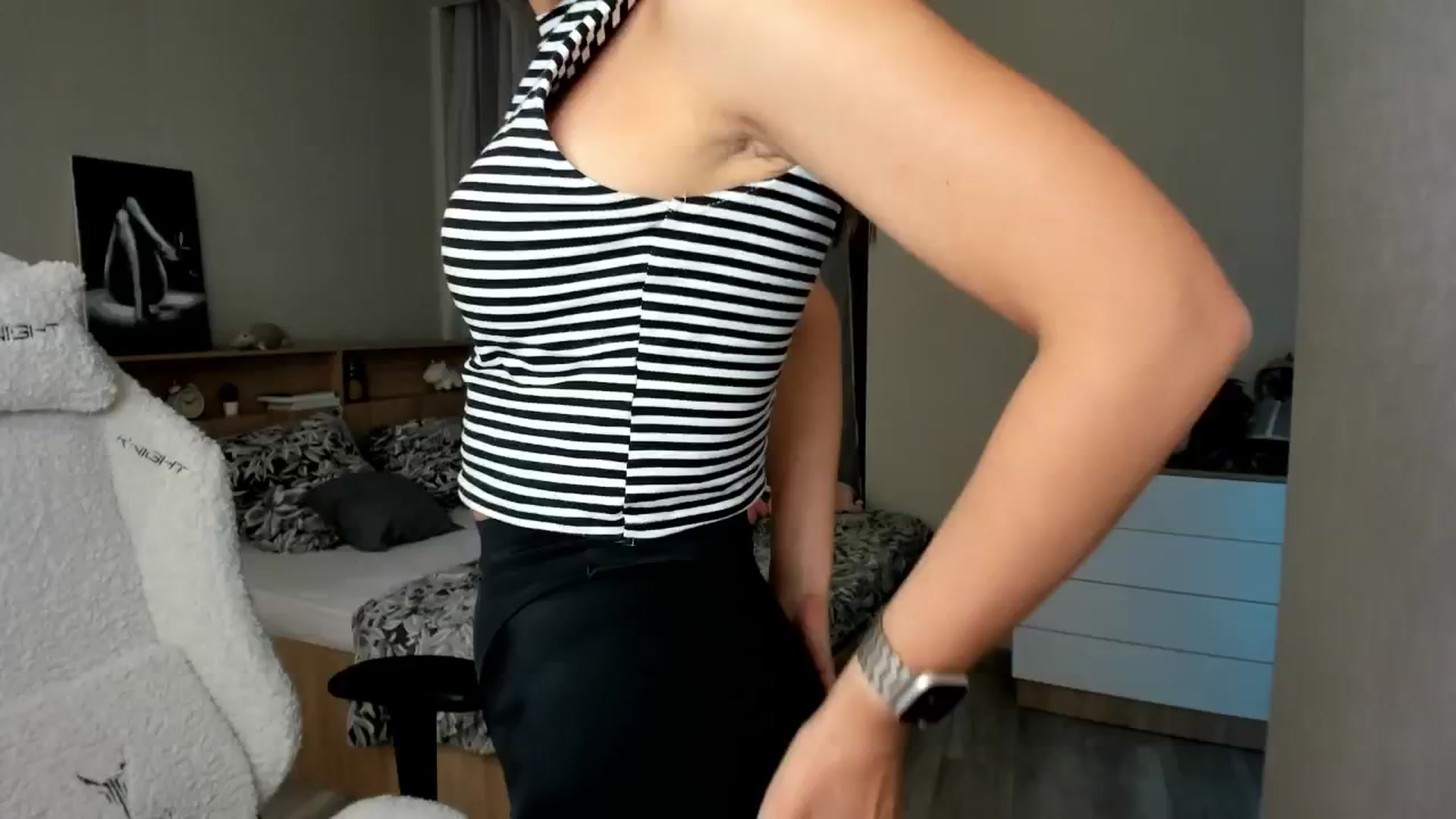 Gallery image thumbnail from Ellies_Smile's myfreecams stream on, 09/30/2024, 17:04 image 16 of 20