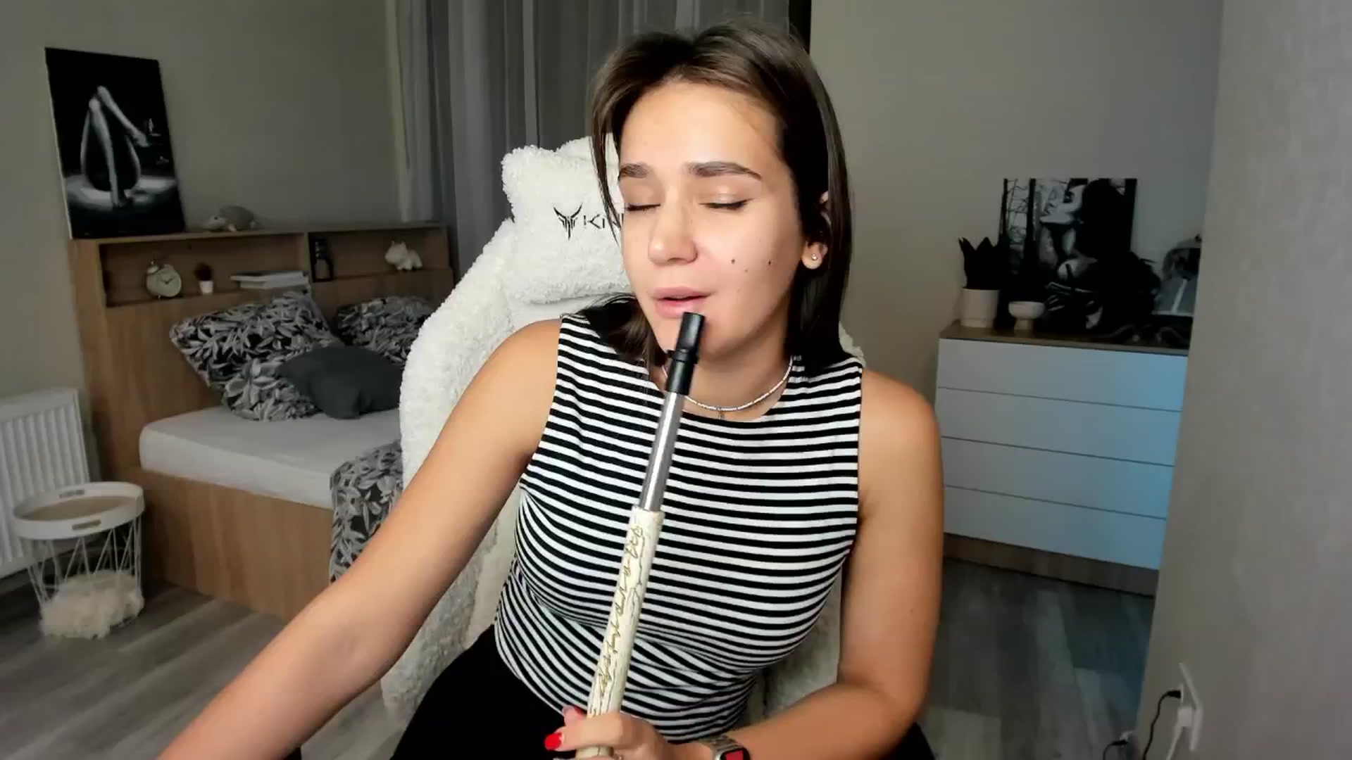 Gallery image thumbnail from Ellies_Smile's myfreecams stream on, 09/30/2024, 17:04 image 14 of 20