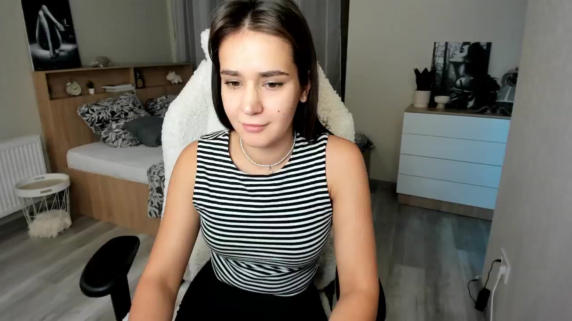 Gallery image thumbnail from Ellies_Smile's myfreecams stream on, 09/30/2024, 17:17 image 1 of 20