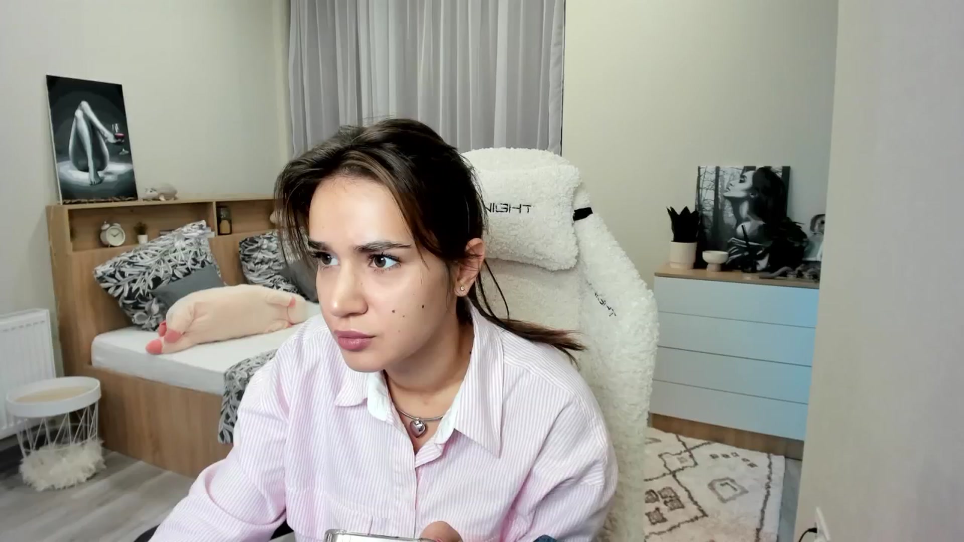 Gallery image thumbnail from Ellies_Smile's myfreecams stream on, 10/06/2024, 10:37 image 2 of 20