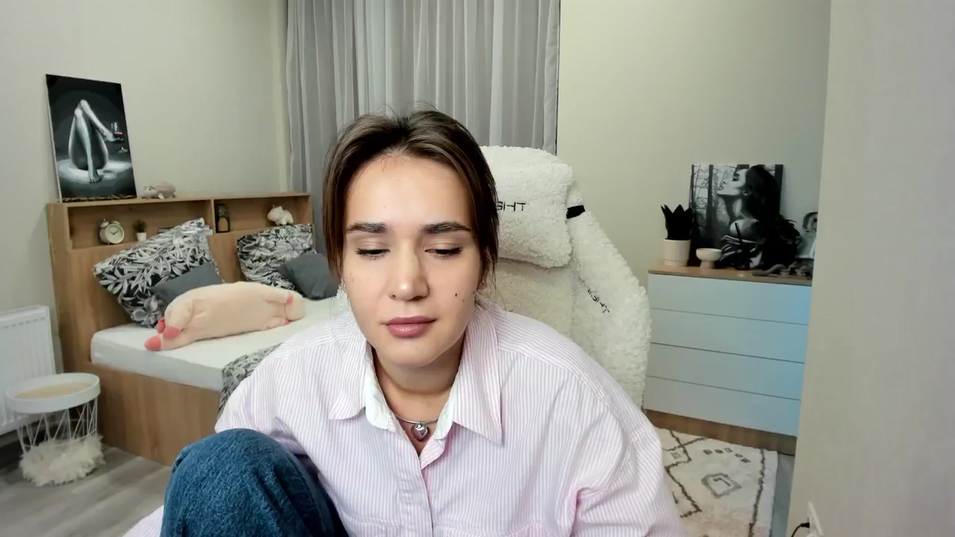 Gallery image thumbnail from Ellies_Smile's myfreecams stream on, 10/06/2024, 10:37 image 7 of 20