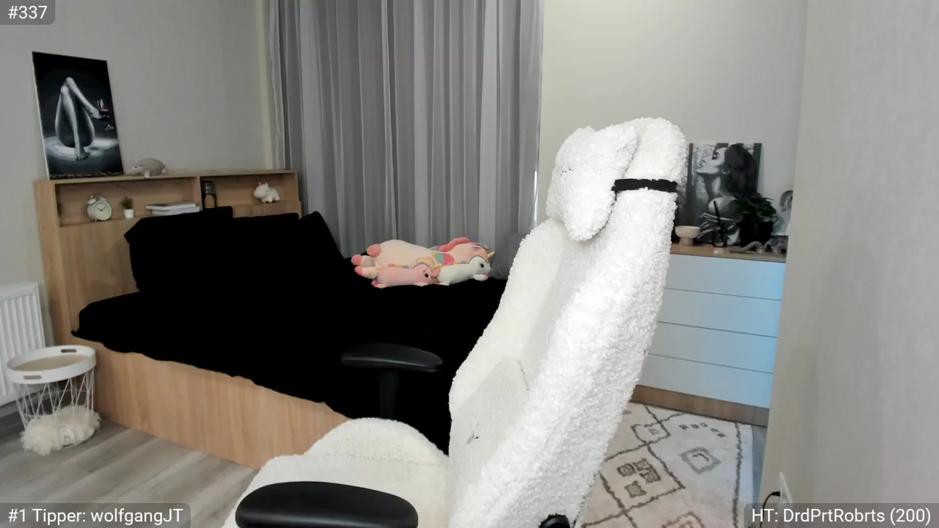 Gallery image thumbnail from Ellies_Smile's myfreecams stream on, 10/10/2024, 09:49 image 6 of 20