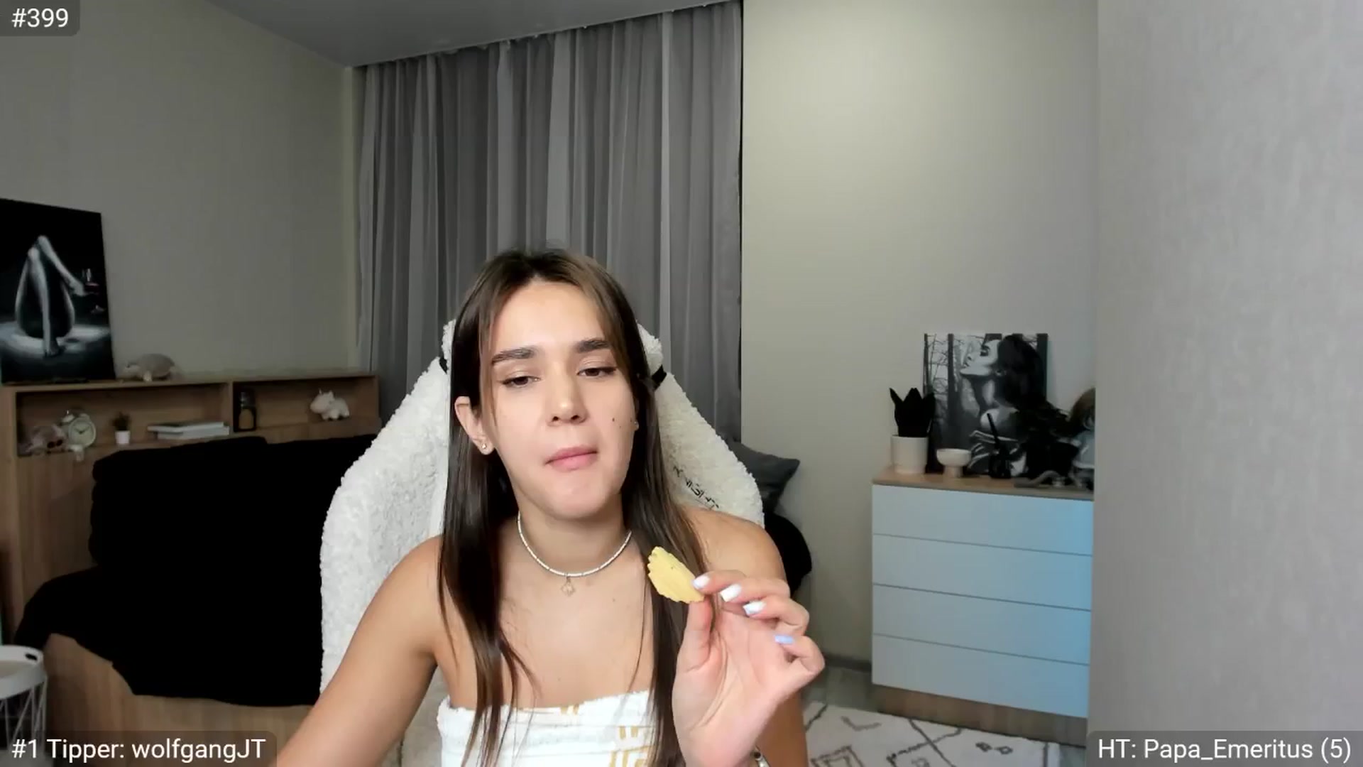 Gallery image thumbnail from Ellies_Smile's myfreecams stream on, 10/17/2024, 10:33 image 16 of 20
