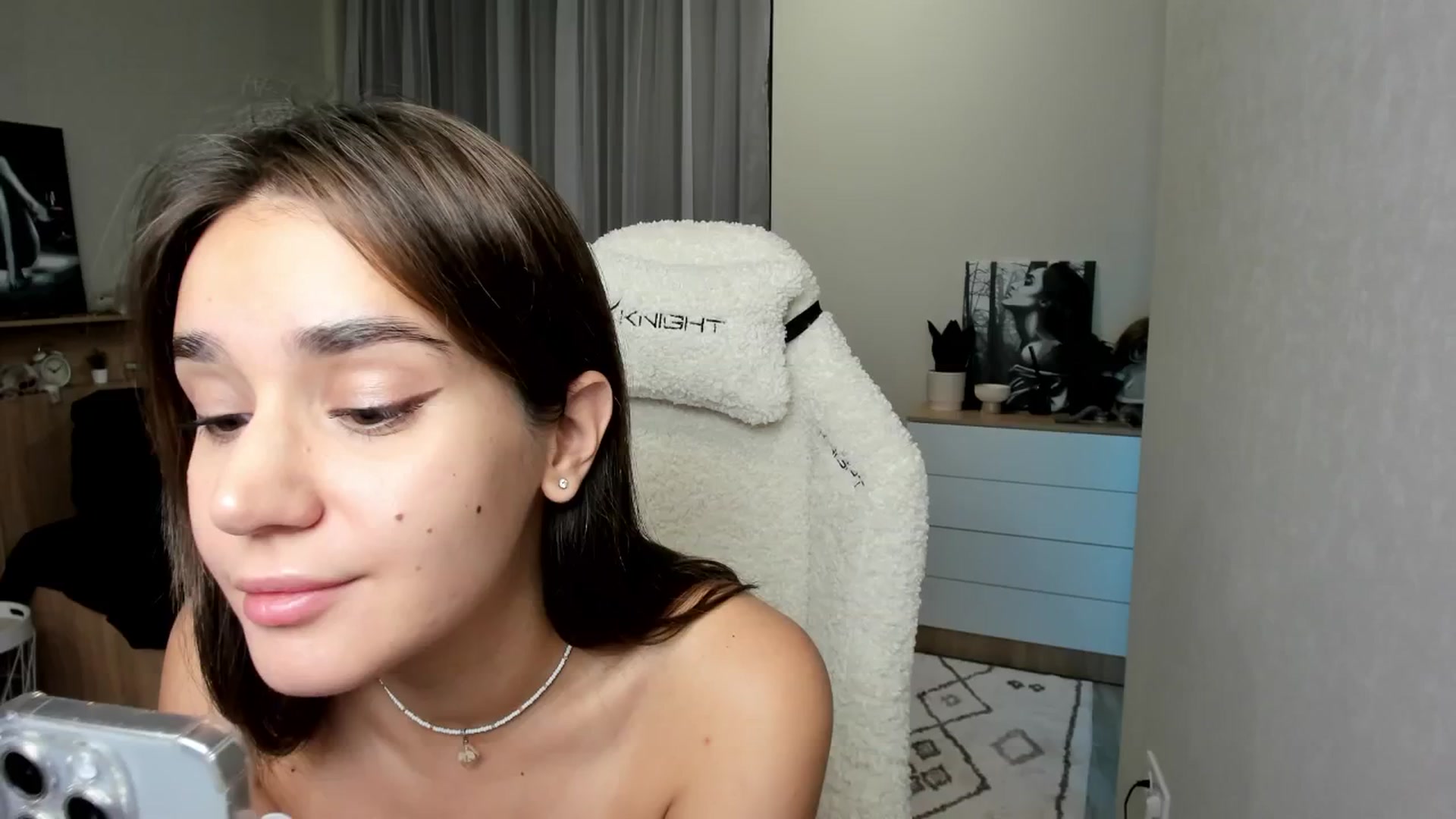 Gallery image thumbnail from Ellies_Smile's myfreecams stream on, 10/17/2024, 10:33 image 1 of 20