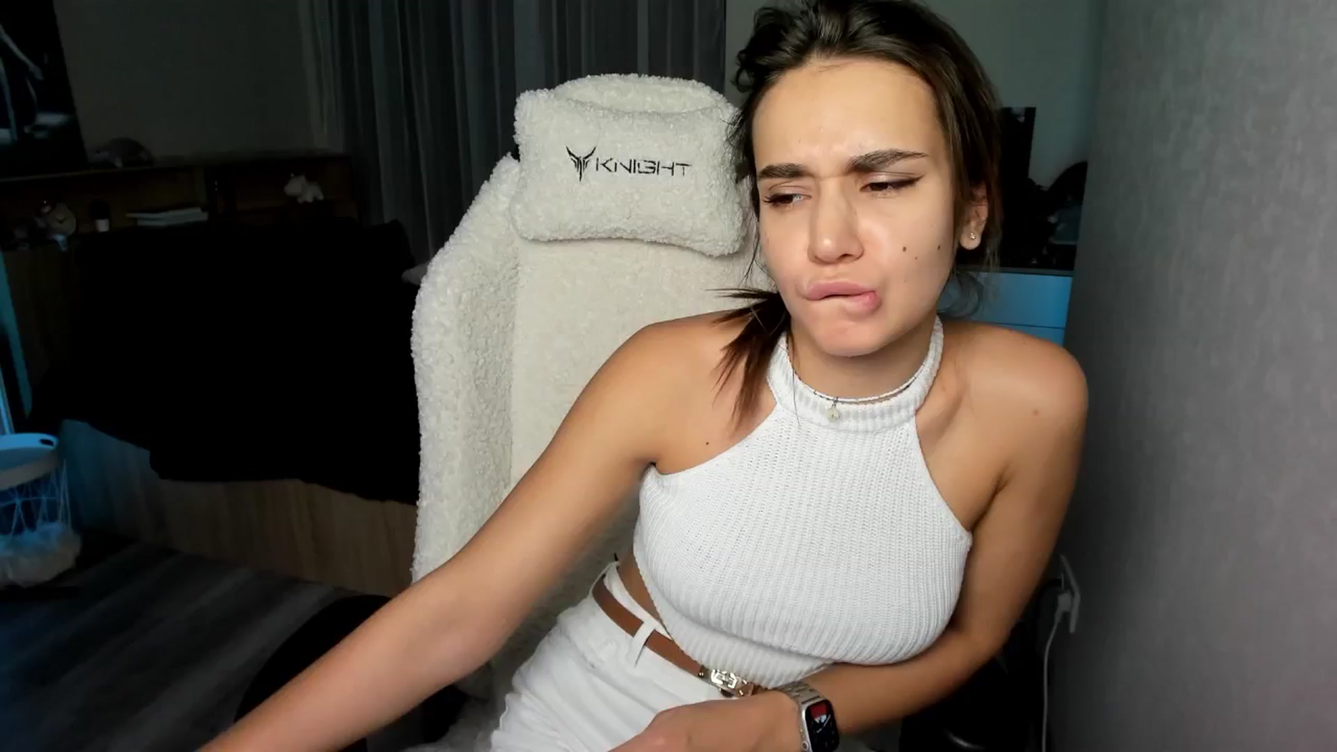 Gallery image thumbnail from Ellies_Smile's myfreecams stream on, 10/21/2024, 10:50 image 11 of 20