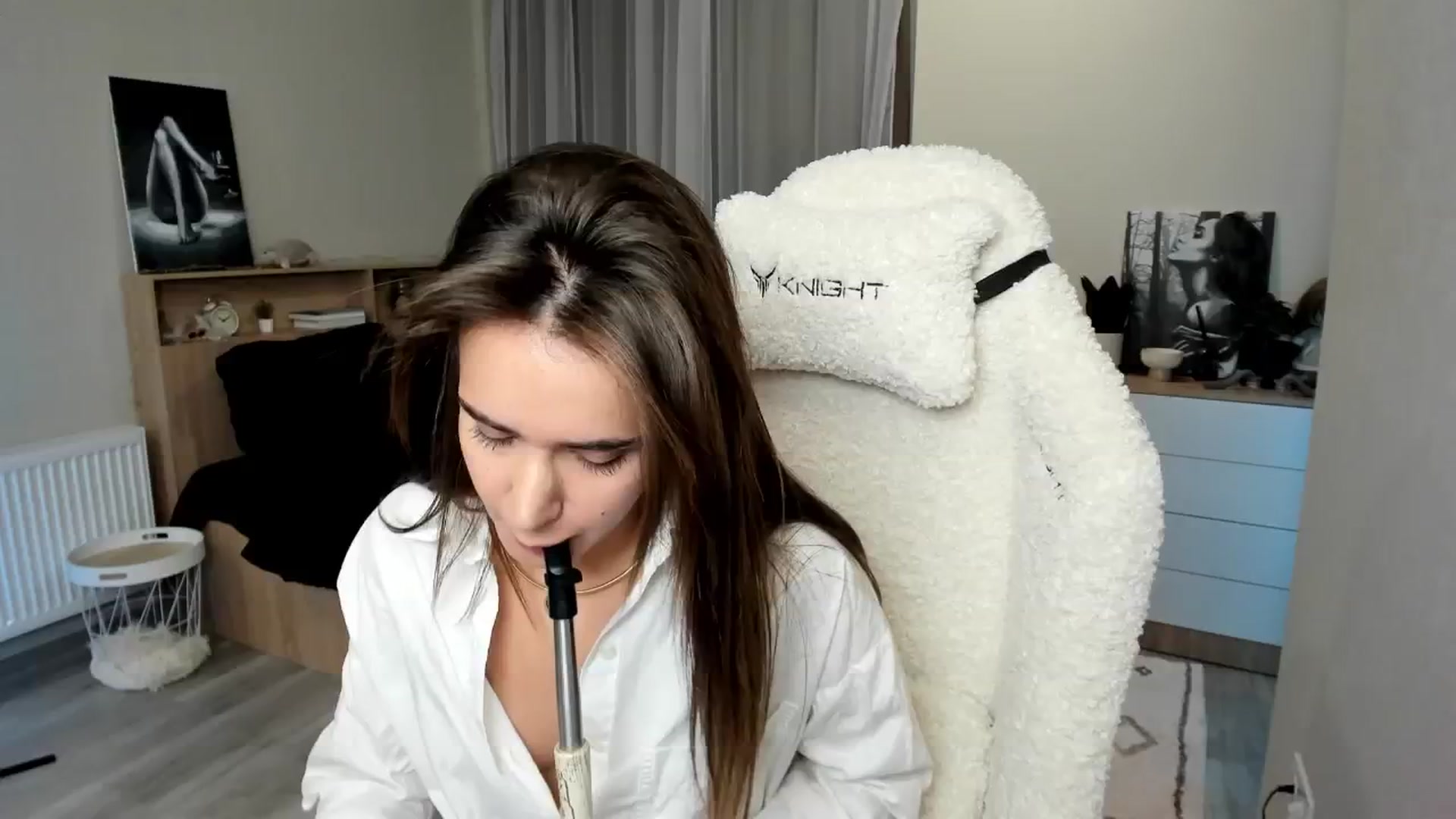 Gallery image thumbnail from Ellies_Smile's myfreecams stream on, 10/29/2024, 09:18 image 1 of 20