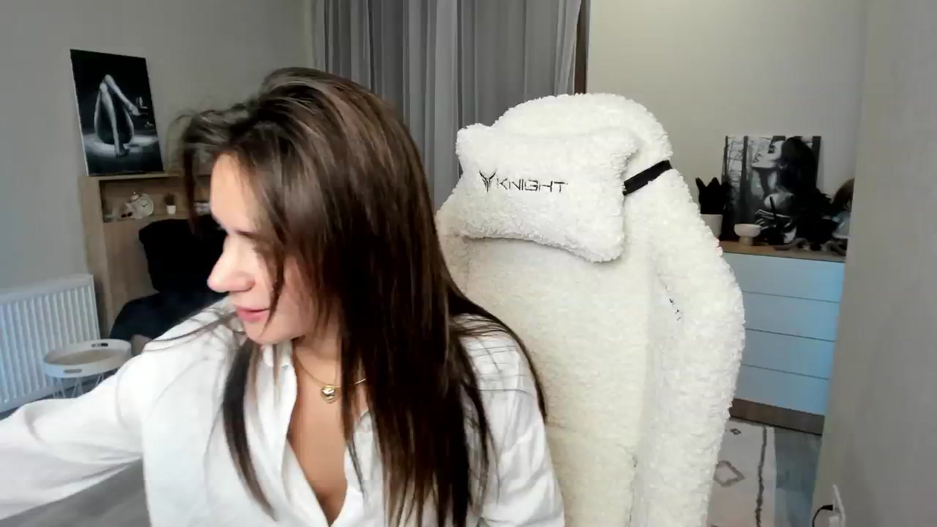Gallery image thumbnail from Ellies_Smile's myfreecams stream on, 10/29/2024, 09:18 image 5 of 20