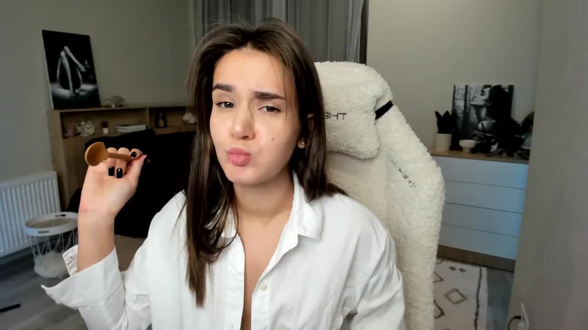 Gallery image thumbnail from Ellies_Smile's myfreecams stream on, 10/29/2024, 09:18 image 19 of 20