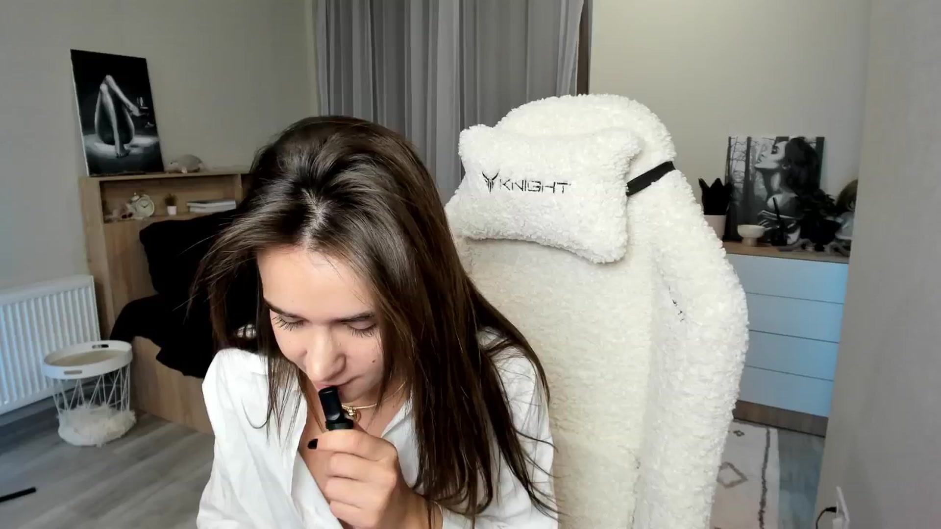 Gallery image thumbnail from Ellies_Smile's myfreecams stream on, 10/29/2024, 09:18 image 3 of 20