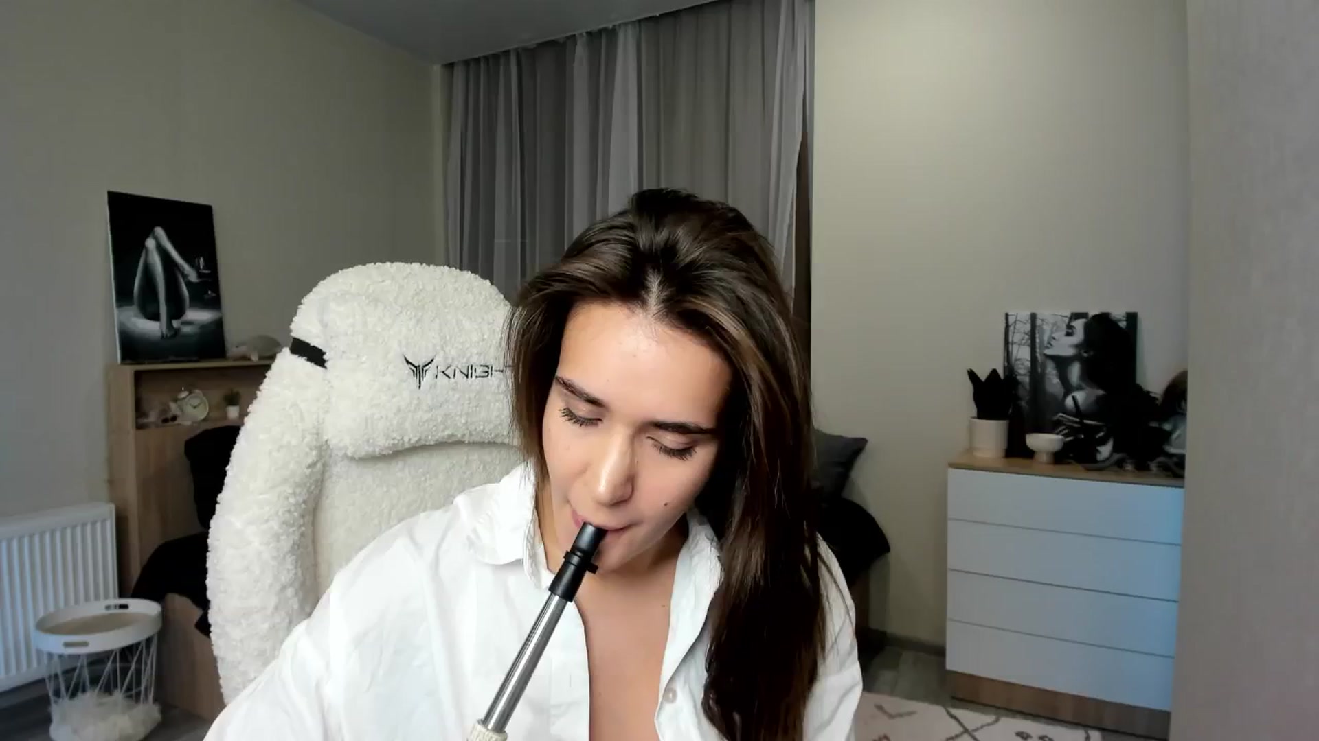 Gallery image thumbnail from Ellies_Smile's myfreecams stream on, 10/29/2024, 09:18 image 16 of 20