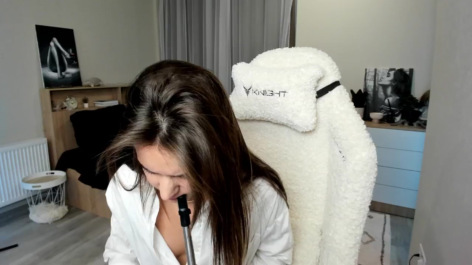 Gallery image thumbnail from Ellies_Smile's myfreecams stream on, 10/29/2024, 09:18 image 2 of 20