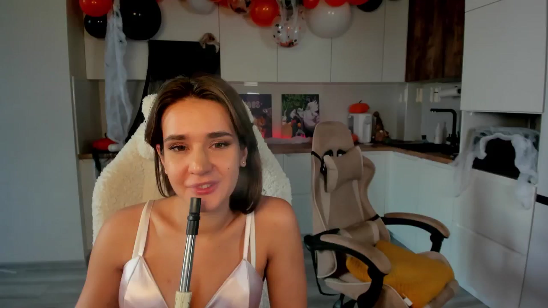 Gallery image thumbnail from Ellies_Smile's myfreecams stream on, 11/01/2024, 06:10 image 4 of 20