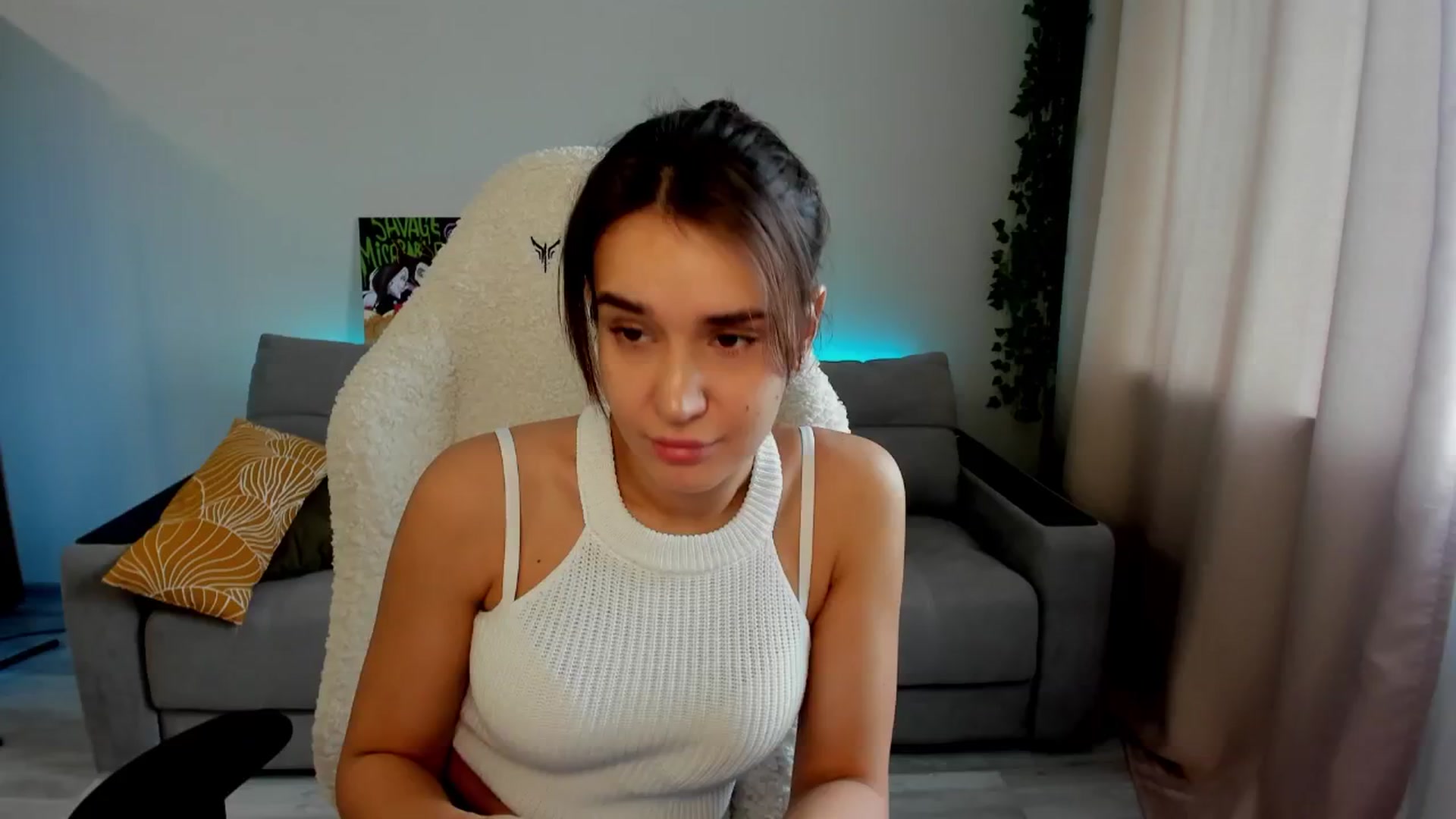 Gallery image thumbnail from Ellies_Smile's myfreecams stream on, 11/16/2024, 09:56 image 4 of 20