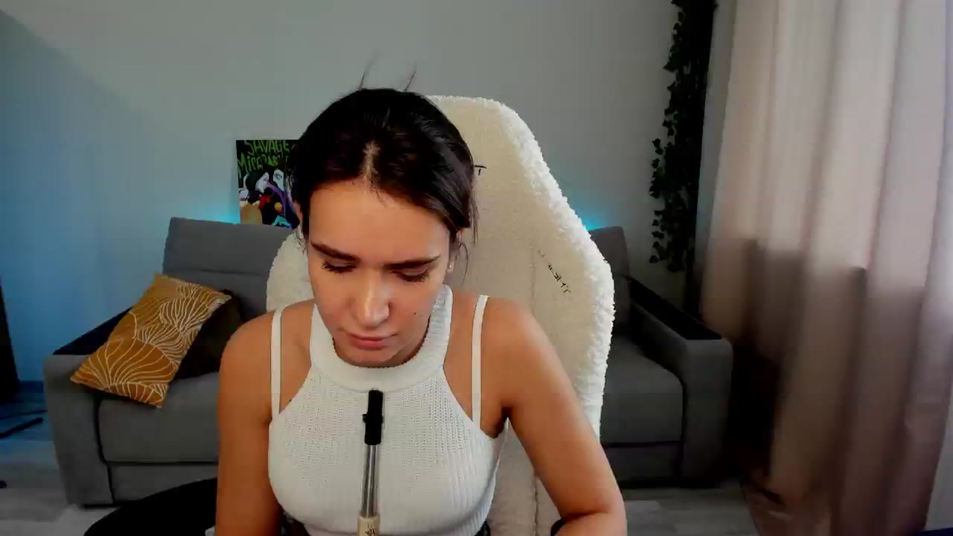 Gallery image thumbnail from Ellies_Smile's myfreecams stream on, 11/16/2024, 10:56 image 6 of 20