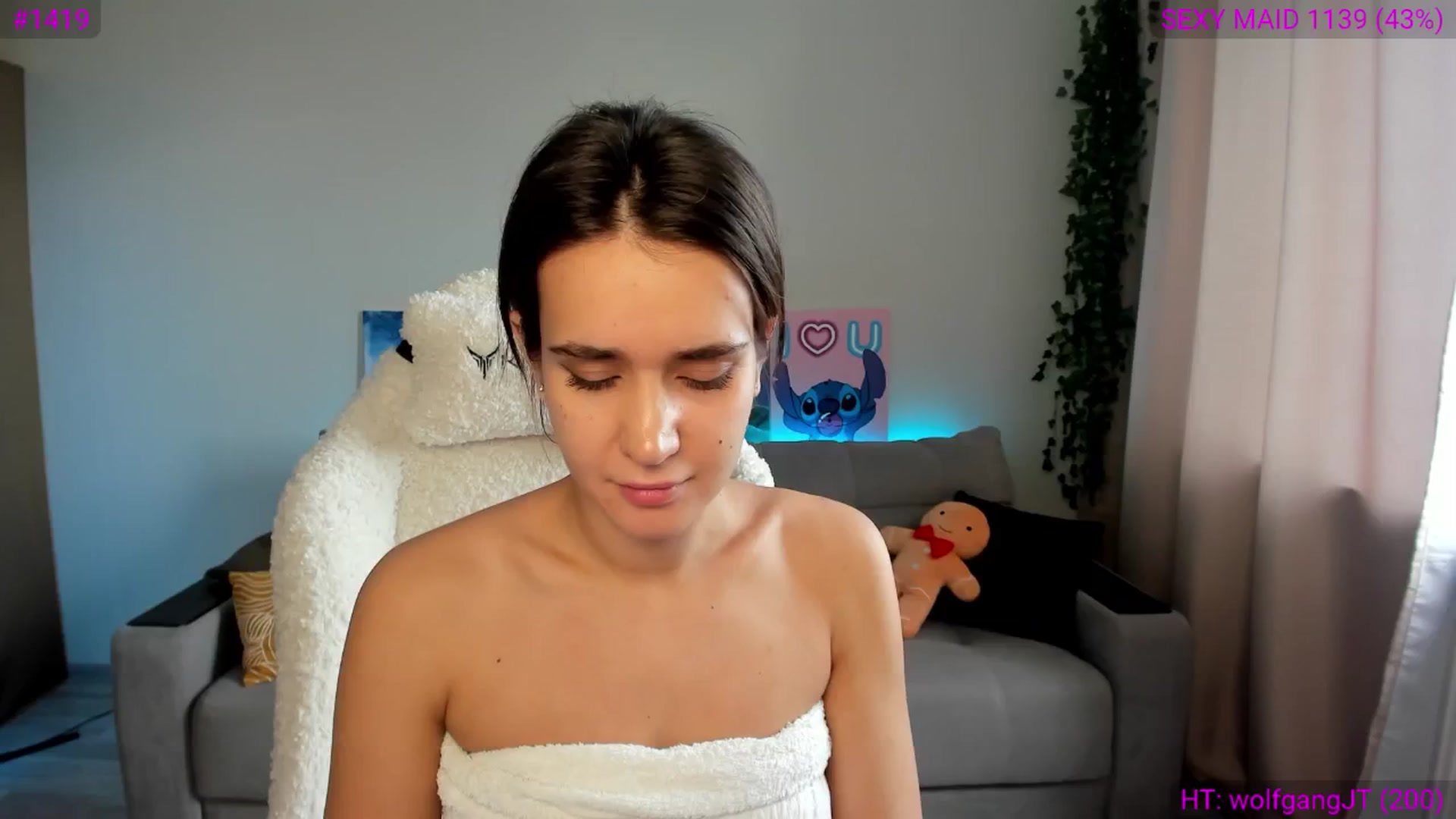 Gallery image thumbnail from Ellies_Smile's myfreecams stream on, 11/29/2024, 08:54 image 17 of 20