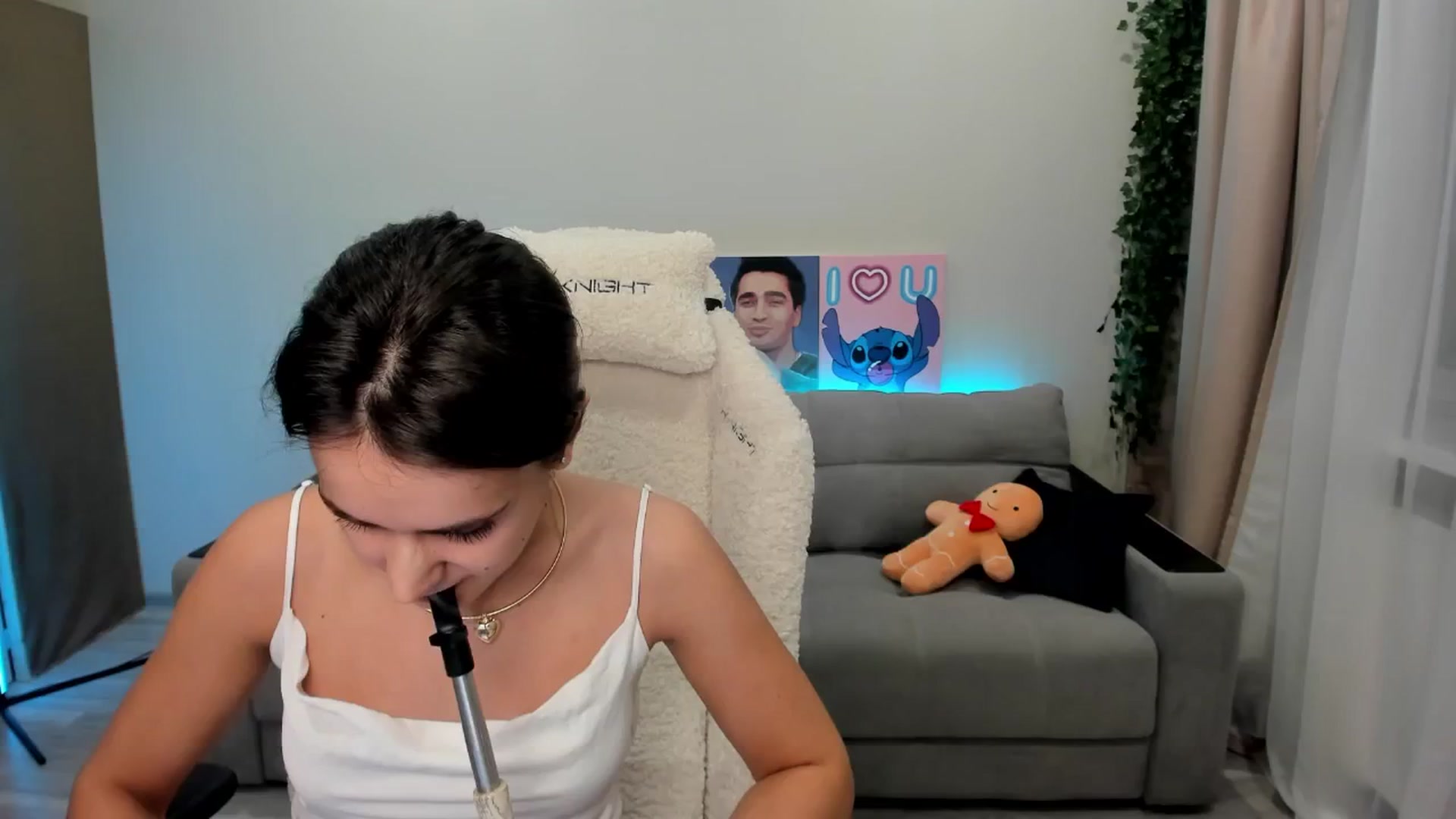Gallery image thumbnail from Ellies_Smile's myfreecams stream on, 11/30/2024, 13:47 image 1 of 20