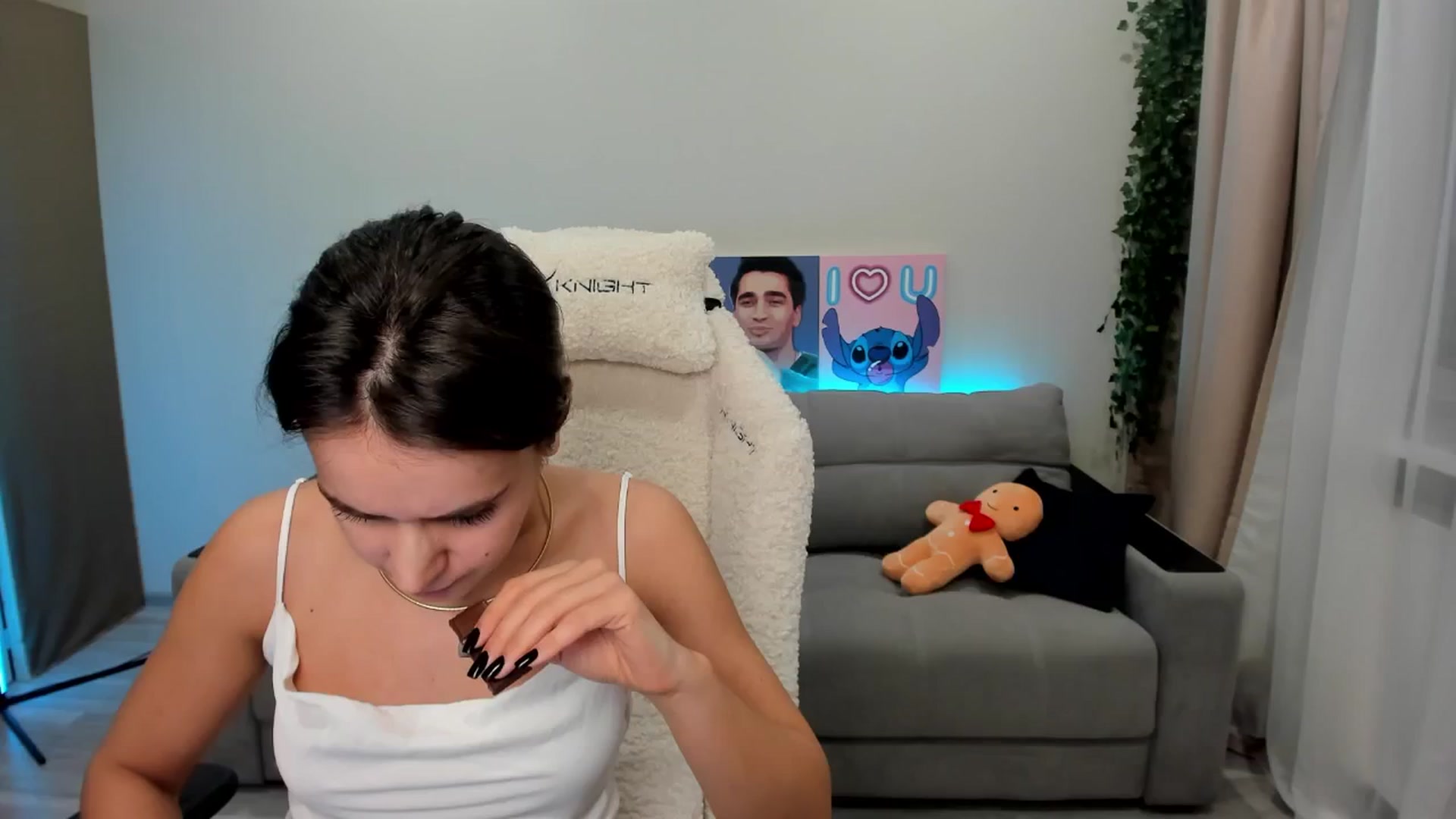 Gallery image thumbnail from Ellies_Smile's myfreecams stream on, 11/30/2024, 13:47 image 3 of 20