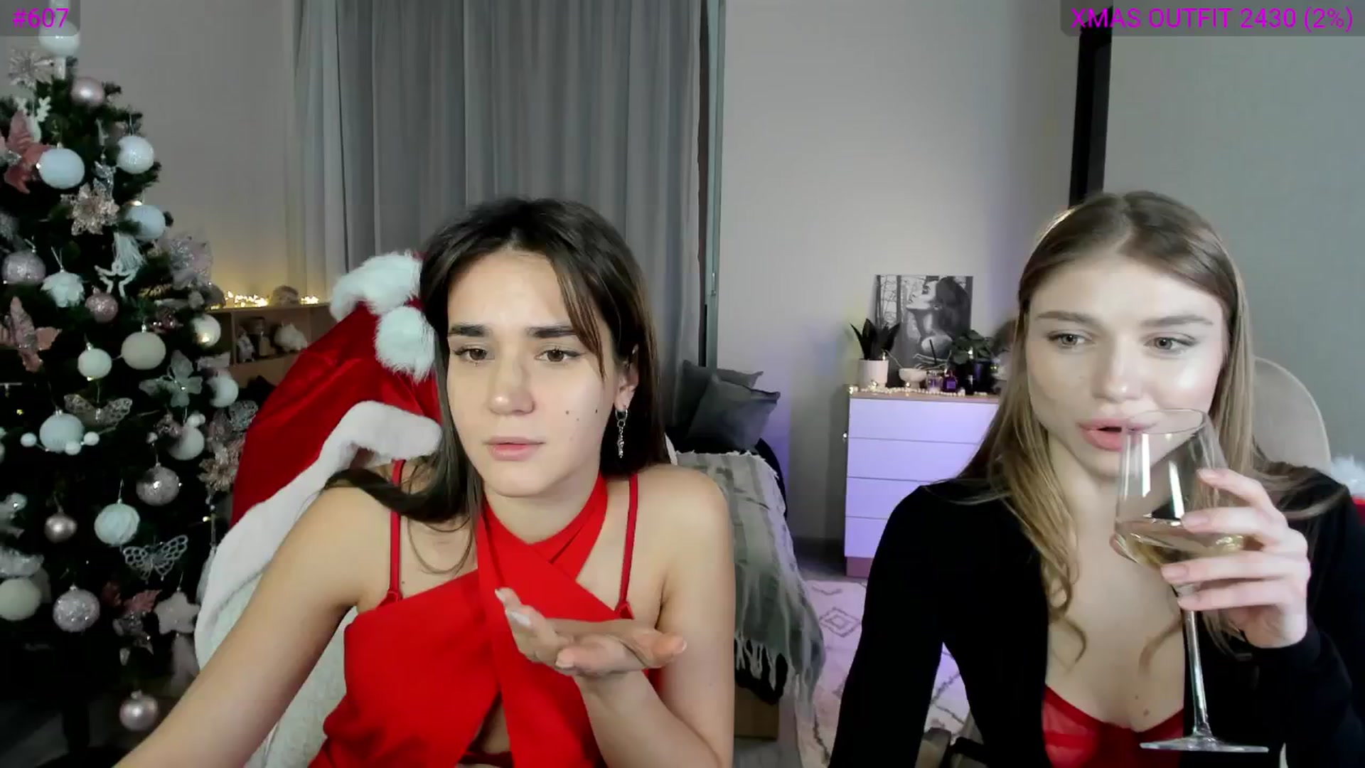 Gallery image thumbnail from Ellies_Smile's myfreecams stream on, 12/27/2024, 19:48 image 13 of 20