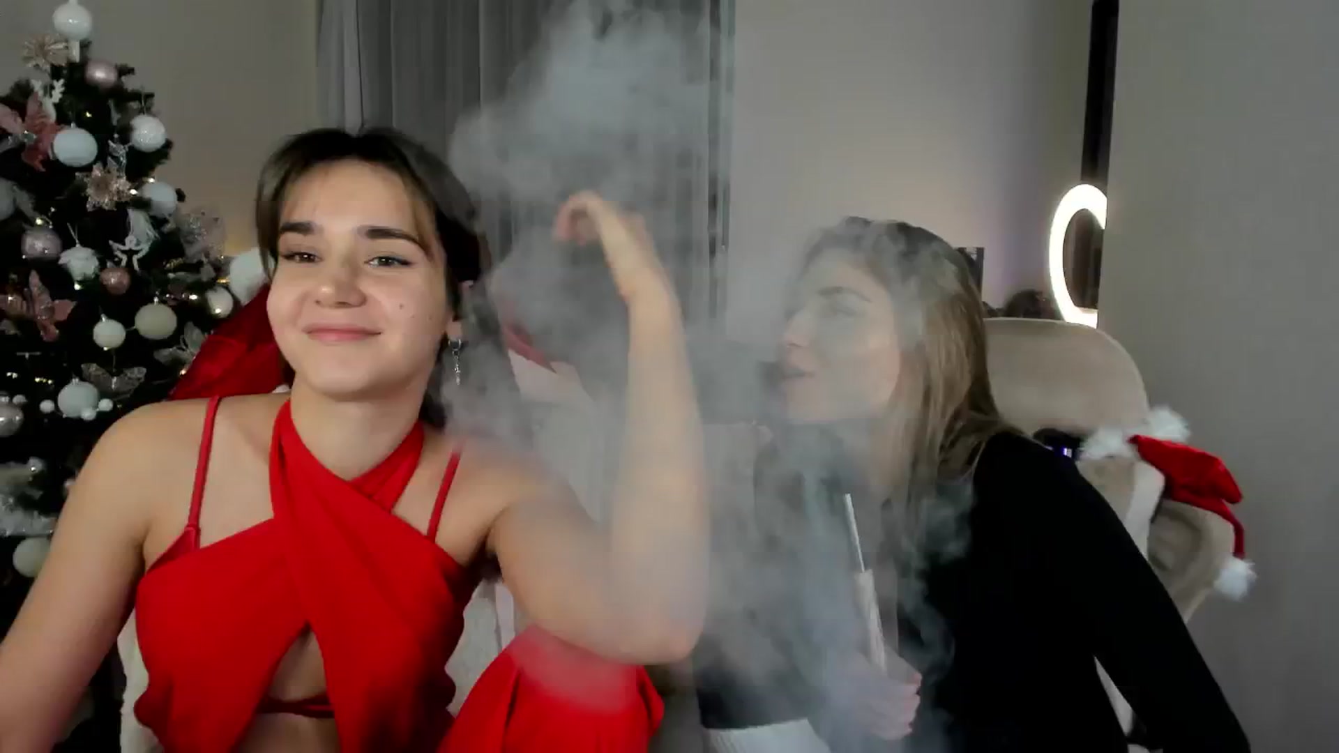 Gallery image thumbnail from Ellies_Smile's myfreecams stream on, 12/27/2024, 19:48 image 1 of 20