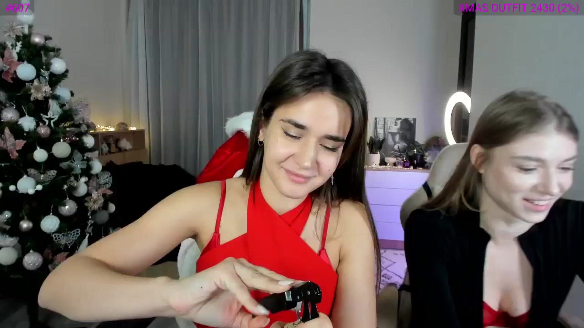 Gallery image thumbnail from Ellies_Smile's myfreecams stream on, 12/27/2024, 19:48 image 12 of 20