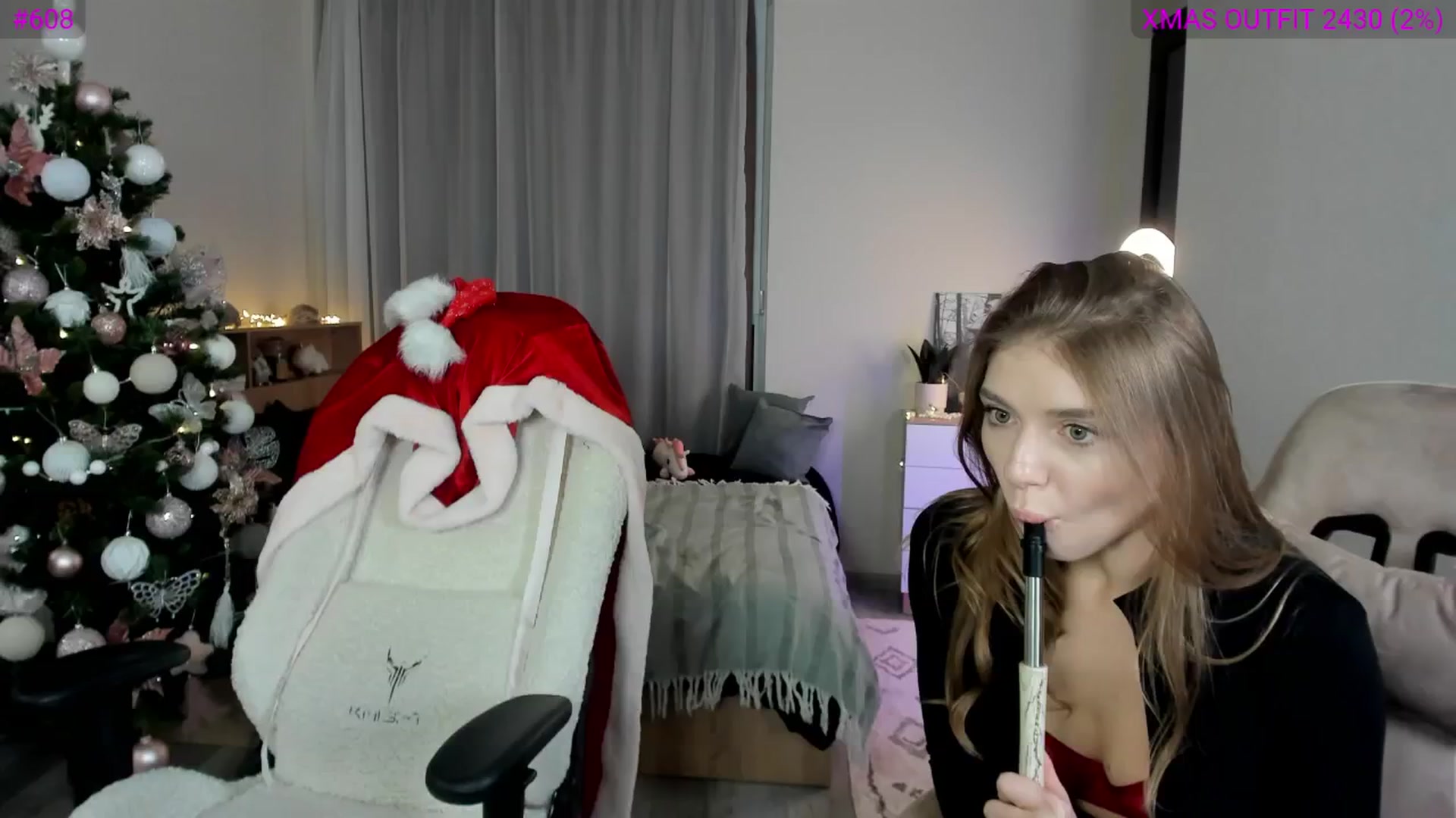 Gallery image thumbnail from Ellies_Smile's myfreecams stream on, 12/27/2024, 19:48 image 15 of 20