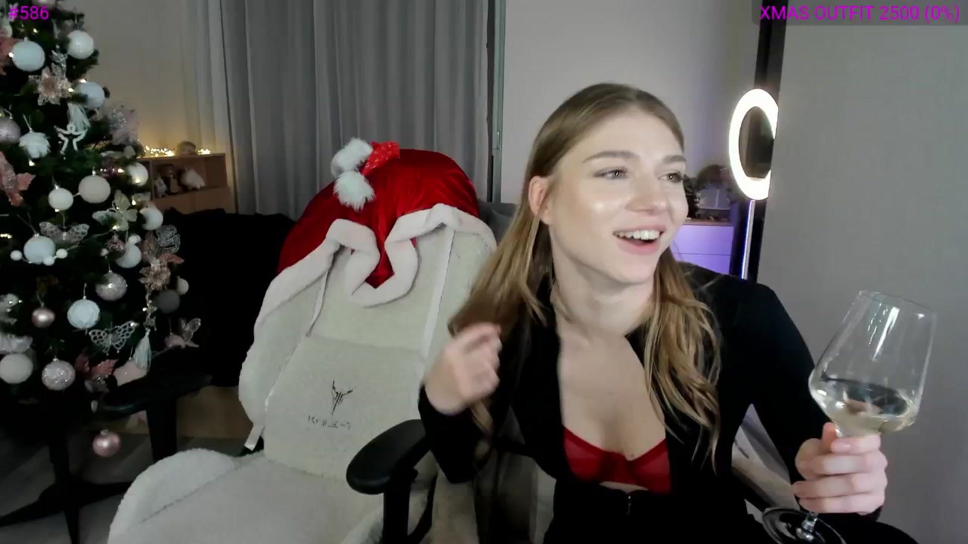Gallery image thumbnail from Ellies_Smile's myfreecams stream on, 12/27/2024, 21:23 image 11 of 20