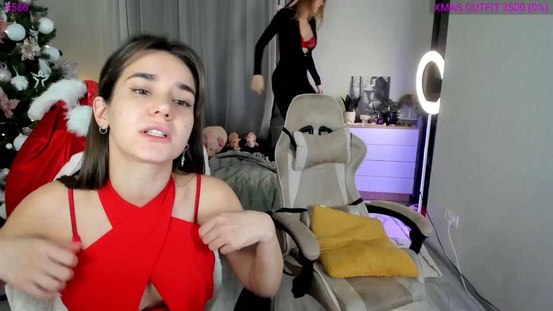 Gallery image thumbnail from Ellies_Smile's myfreecams stream on, 12/27/2024, 21:23 image 18 of 20