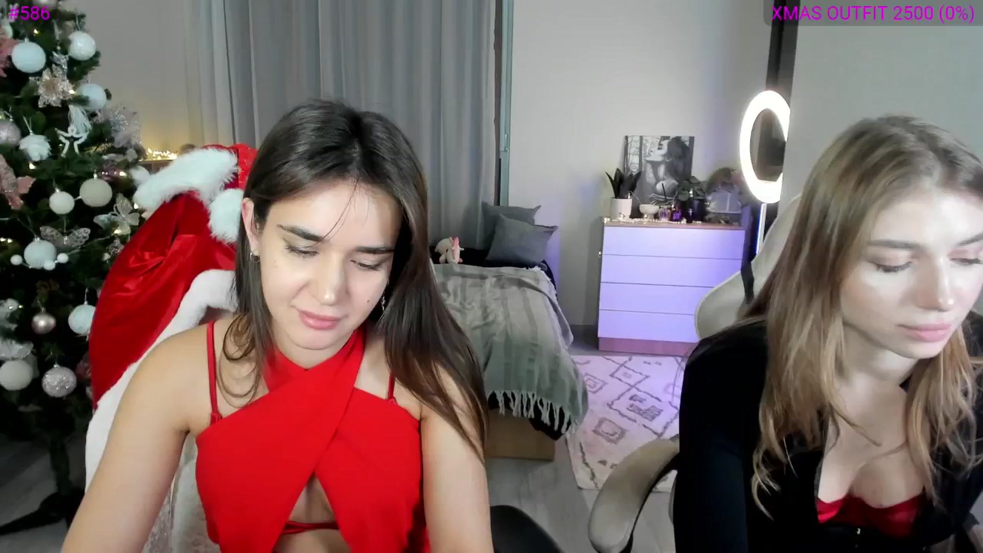 Gallery image thumbnail from Ellies_Smile's myfreecams stream on, 12/27/2024, 21:23 image 4 of 20