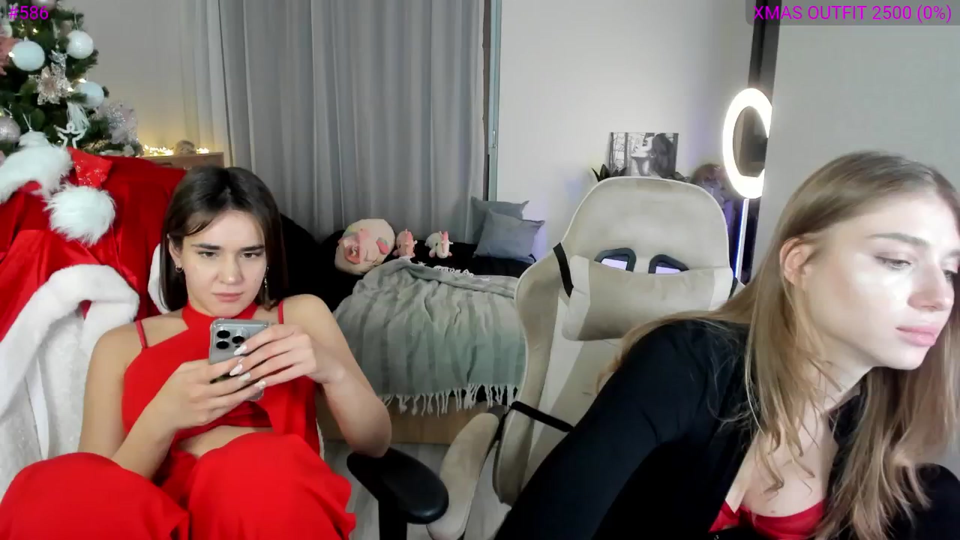 Gallery image thumbnail from Ellies_Smile's myfreecams stream on, 12/27/2024, 21:23 image 16 of 20